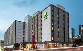 Holiday Inn Express Nashville-Downtown - Broadway By Ihg